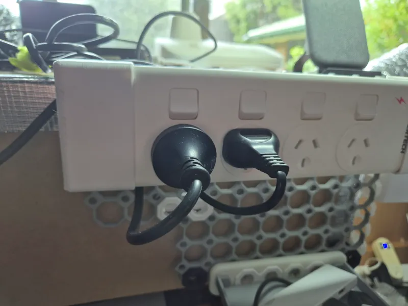 Powerboard Powerstrip mount for multiboard