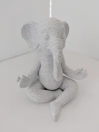 Figurine éléphant en méditation — photo 3