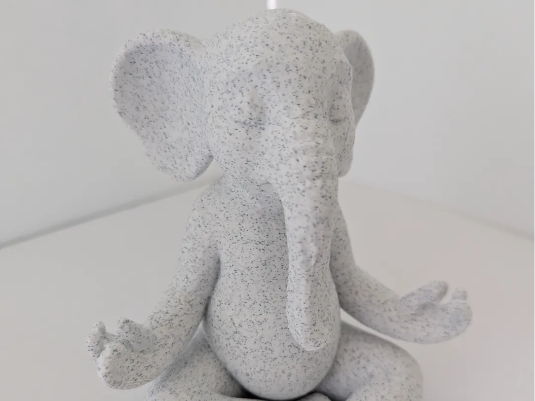 Figurine éléphant en méditation