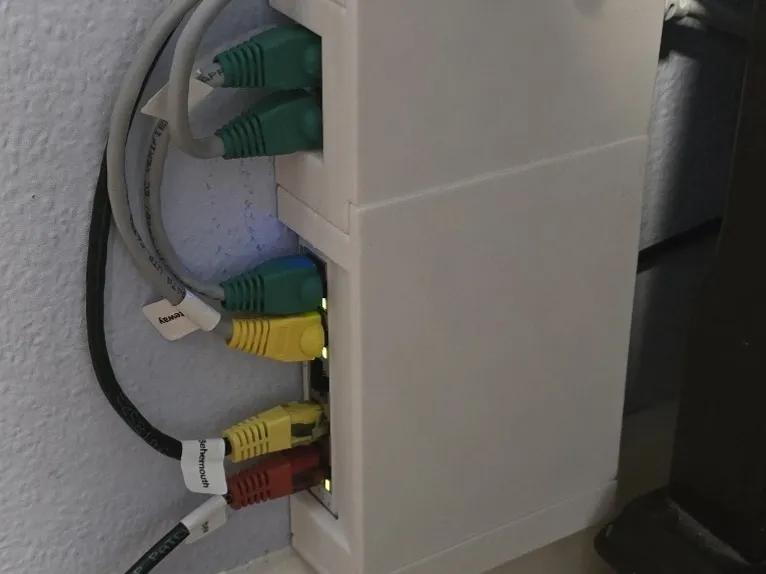 Tooless Wall Mount Solution for Ubiqiti Switch