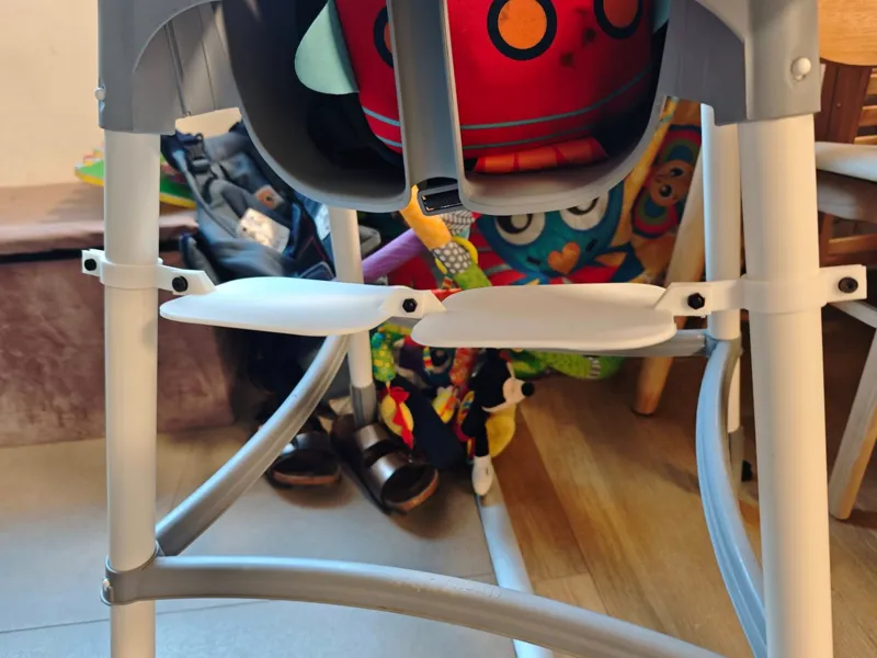 Leg rest for baby chair