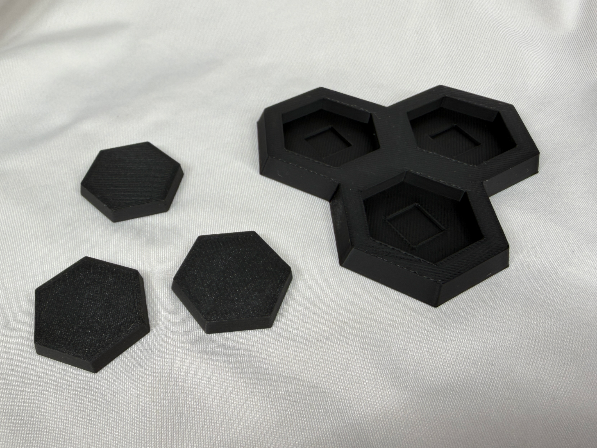 Hex Movement Tray for 3x 25mm Bases