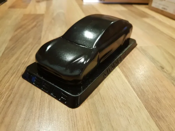 Maquette Tesla Model 3 version élégante