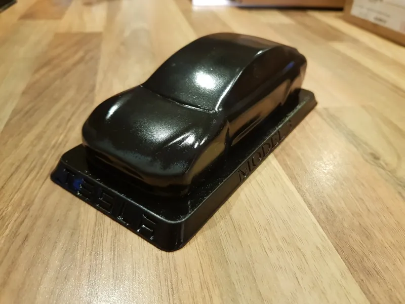 Tesla Model 3 elegant version