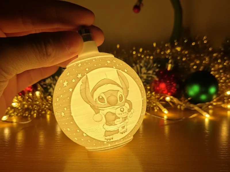 Stitch im Sternenhimmel Weihnachtskugel Lithophane
