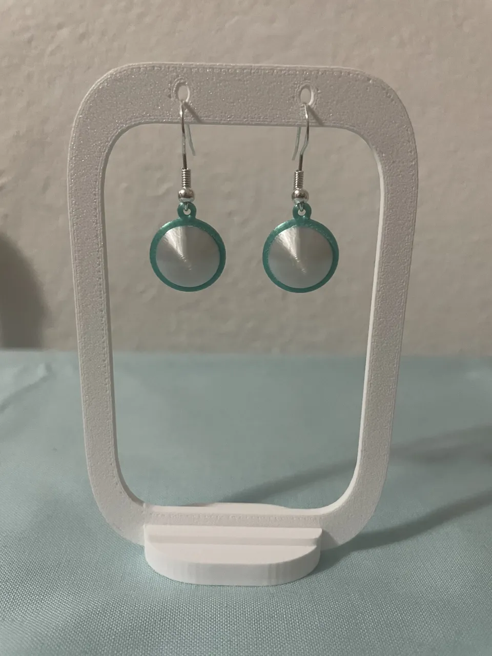 Orecchini Conici Moderni – Design Minimal Chic view 2