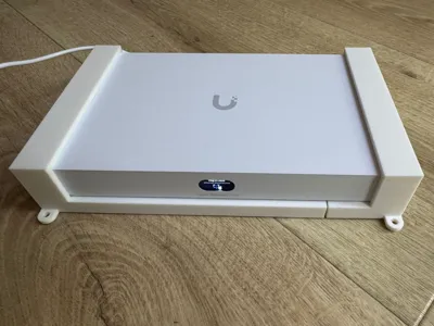 UniFi Cloud Gateway Fiber Wall Mount 90°