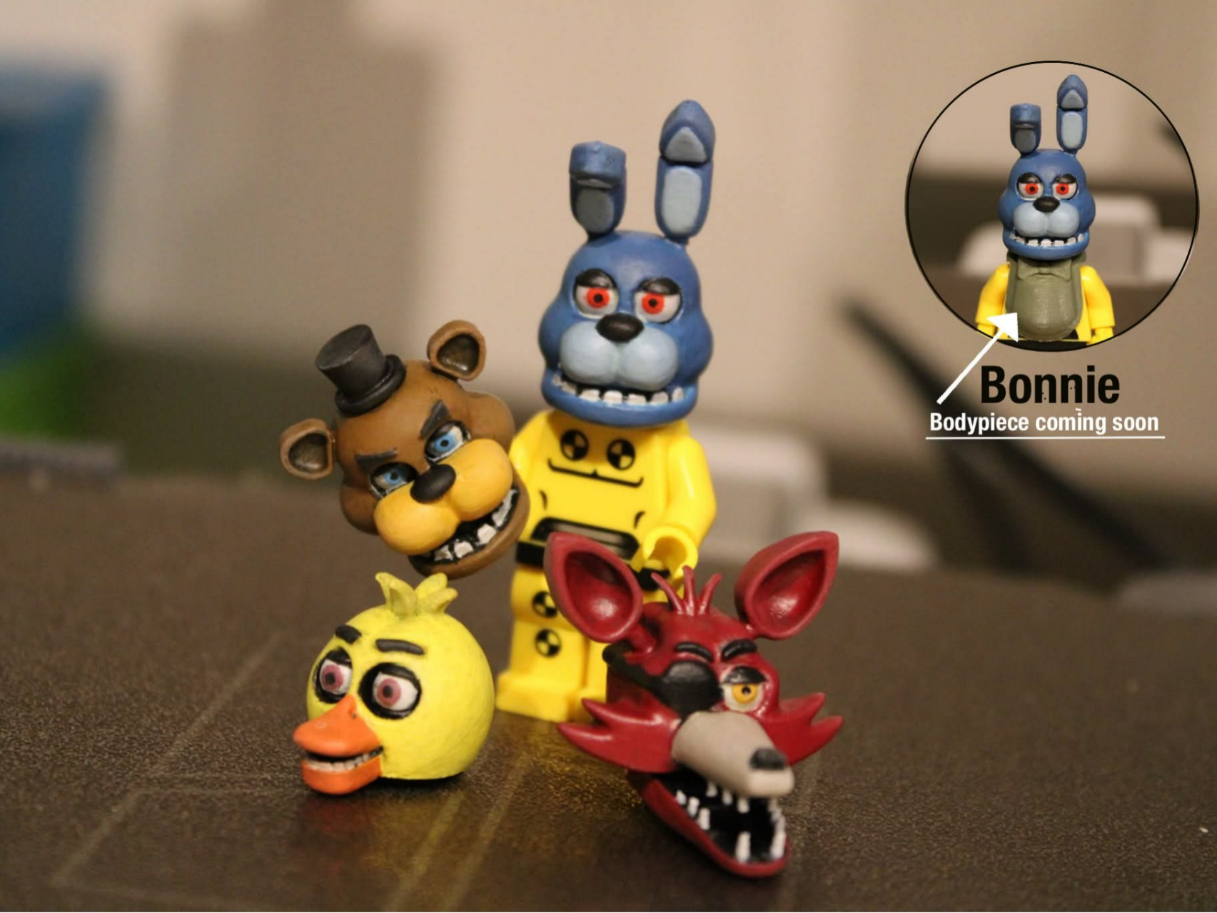 Five Nights At Freddy's Bonnies Head Minifigure - 1