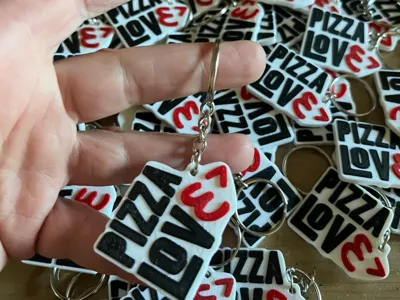 pizzalove keychain