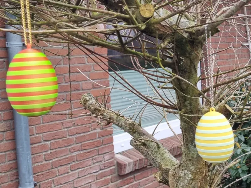 Osterei zweifarbig zum aufhängen