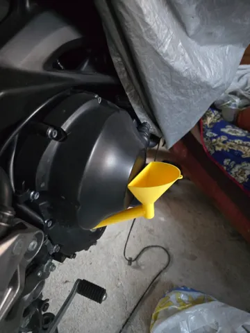 Letrero o emblema decorativo: Motorcycle Oil Funnel - Yamaha Tracer 9 and other — vista de referencia 2