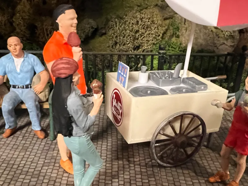 Eiswagen Besucher für die Modelleisenbahn