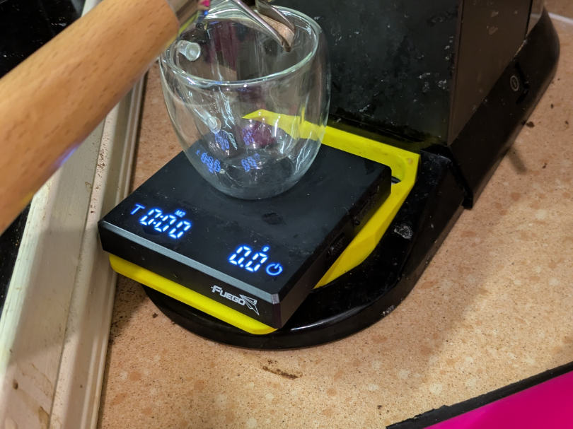 DeLonghi Dedica EC685 | Coffee Scale Platform