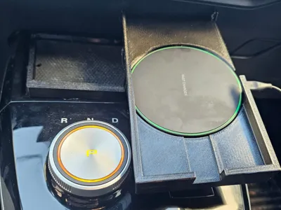 MG4 2024 phone cradle and wireless charger