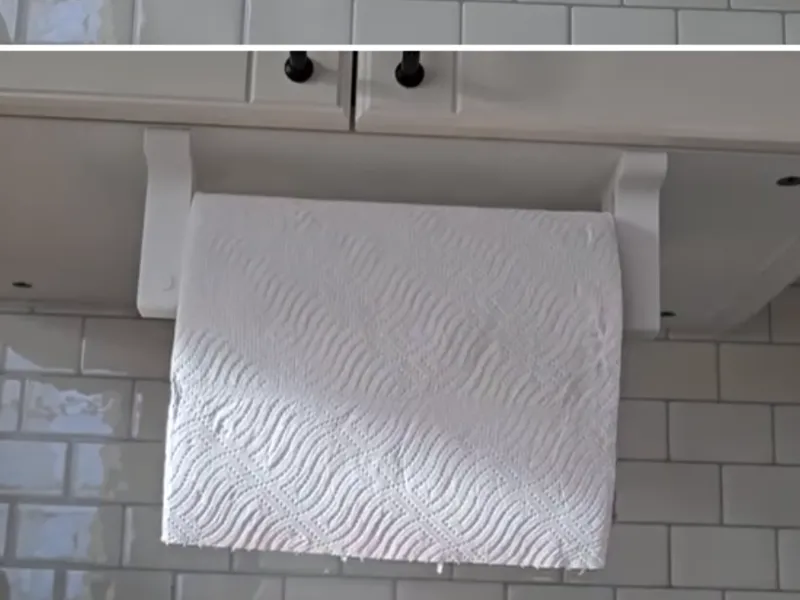 Kitchen roll holder with folding parts