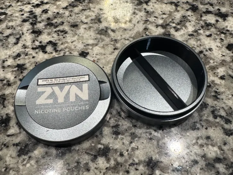 ZYN Metal Can Divider 