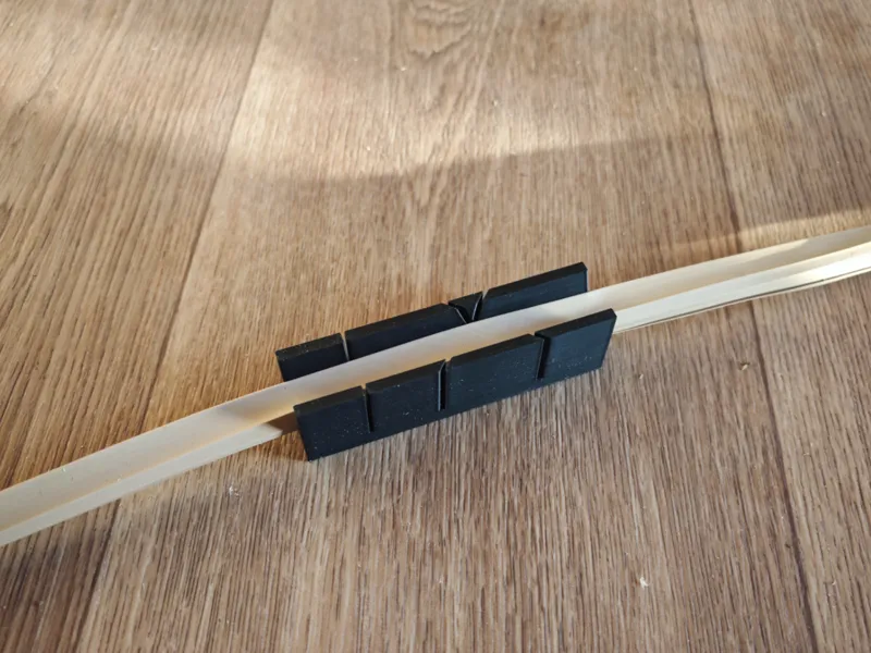 Cutting tool for door seals