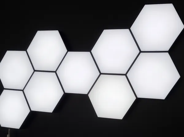 Panneau lumineux hexagonal sans collage