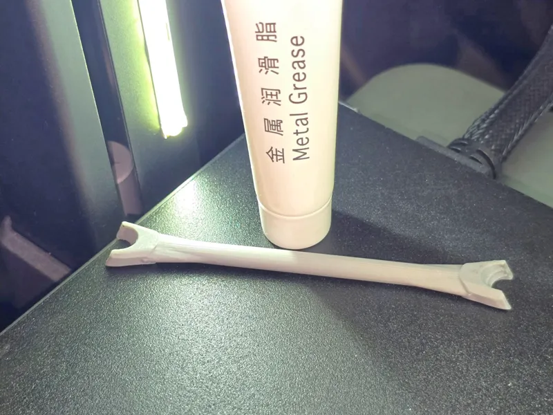 Twist & Lube Z-Axis Tool