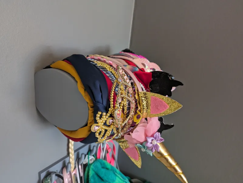 Tiara holder