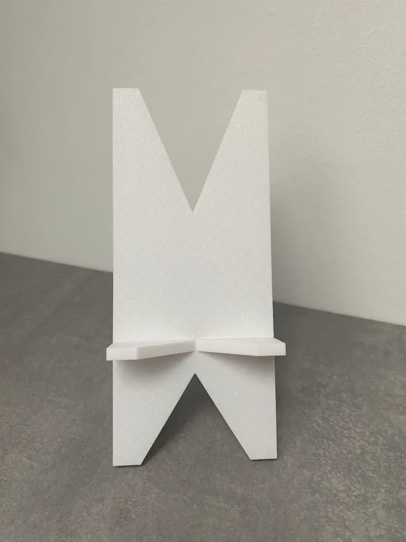 Simple Smartphone Stand, Easy to Print and to take along