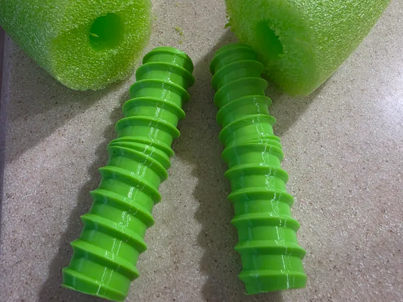 Pool Noodle Connector double threaded screw type