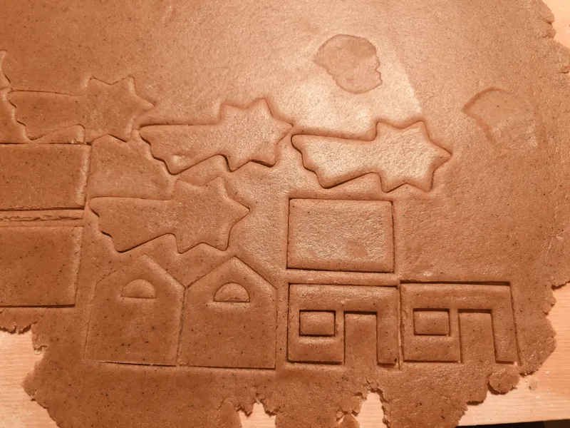 mini gingerbread house