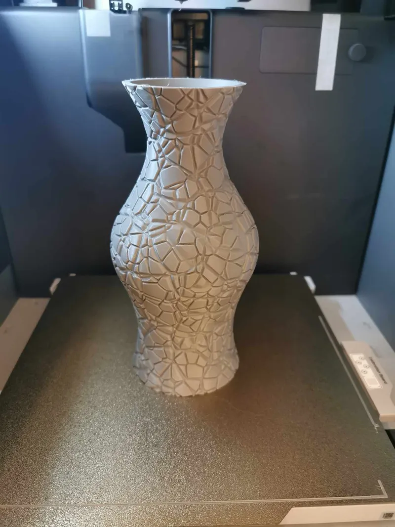 Broken pattern vase