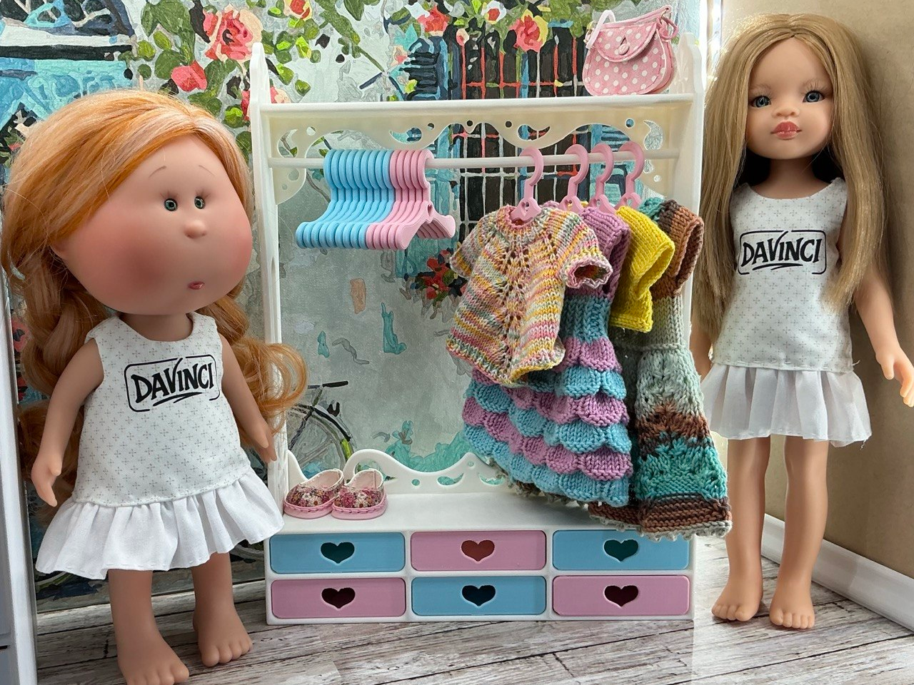 Doll Clothing Rack with Drawers 1:4
