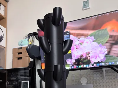 Vertical Tri-Hydroponic planter