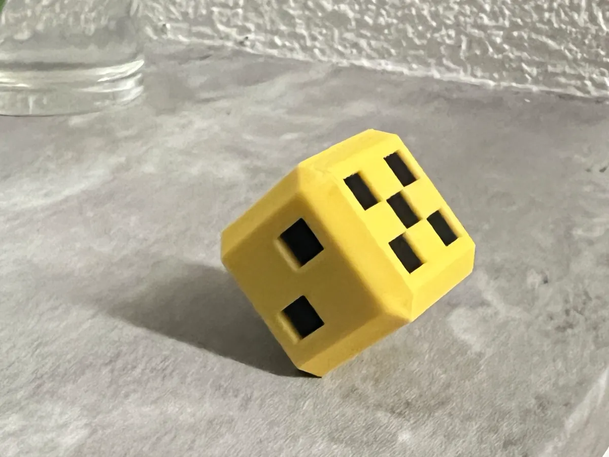 Dé à découpes carrées, 25x25x25 mm