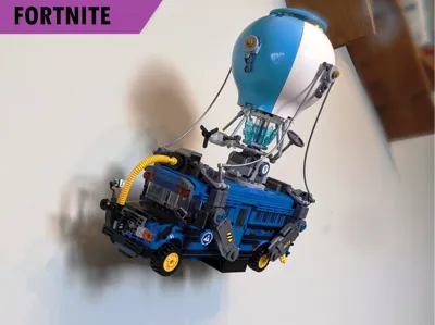 Fortnite L.E.G.O 77073 Battle Bus wall mount v2