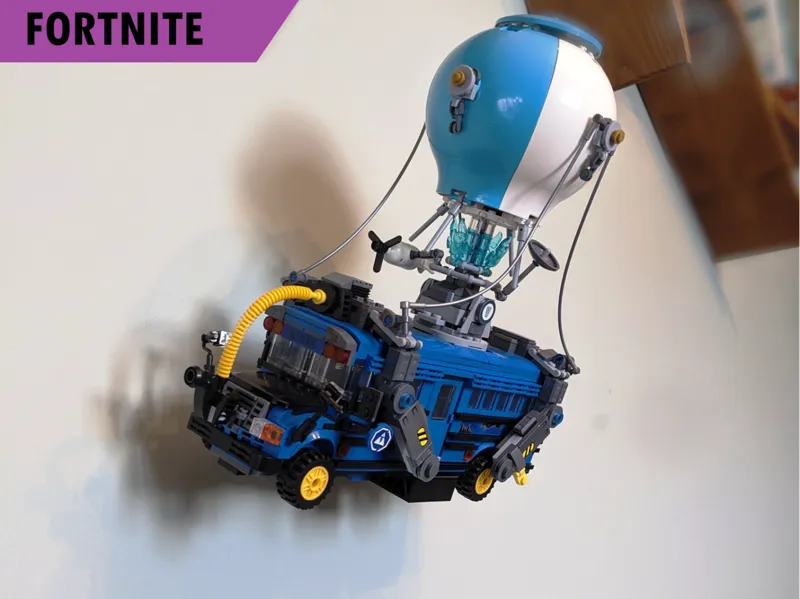 Fortnite L.E.G.O 77073 Battle Bus wall mount v2