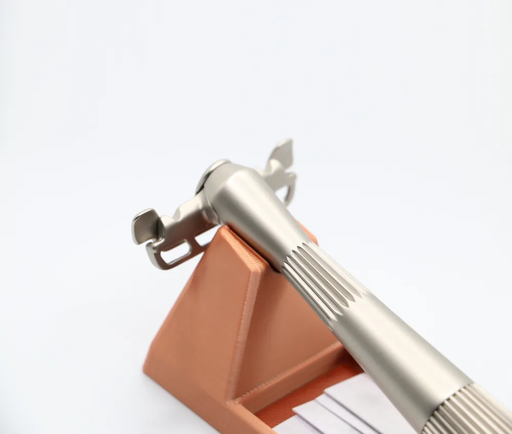 Leaf The Twig/Thorn Razor Stand with Blade Insert by TheoLcr MakerWorld ...