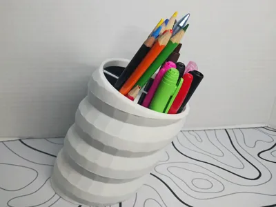 Low Polly Pencil Holder