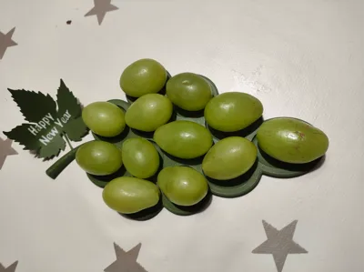 Grape Tray – 12 Grapes New Year