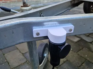 Holder for 13-pole trailerplug