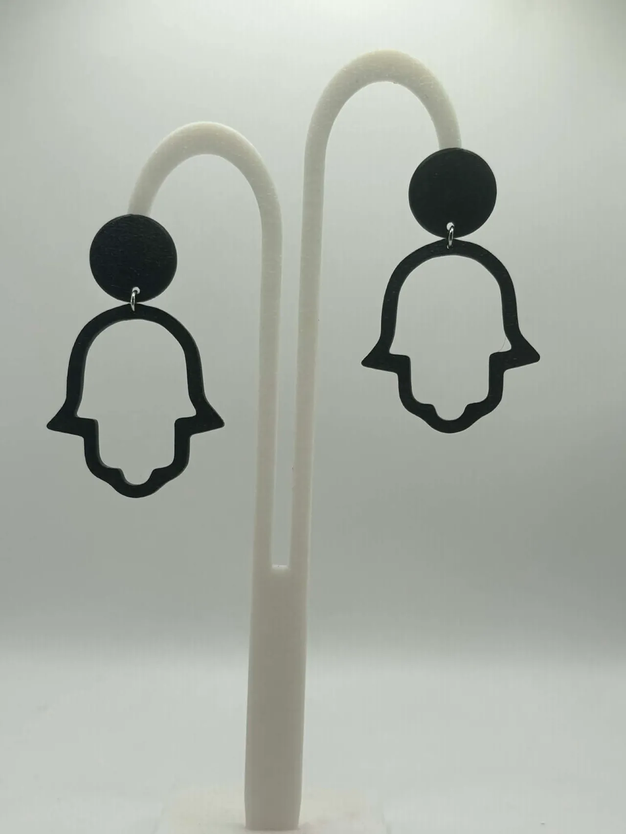 Hand Earrings - No AMS view 3