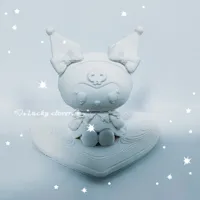 Kuromi sur socle cœur — photo 3