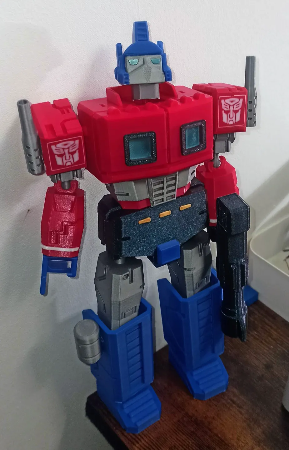 Mini Optimus Articulated big and mini Optimus Prime w weapons by Savo222 MakerWorld ...