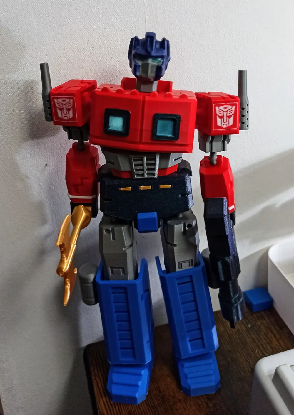 Mini Optimus Articulated big and mini Optimus Prime w weapons by Savo222 MakerWorld ...