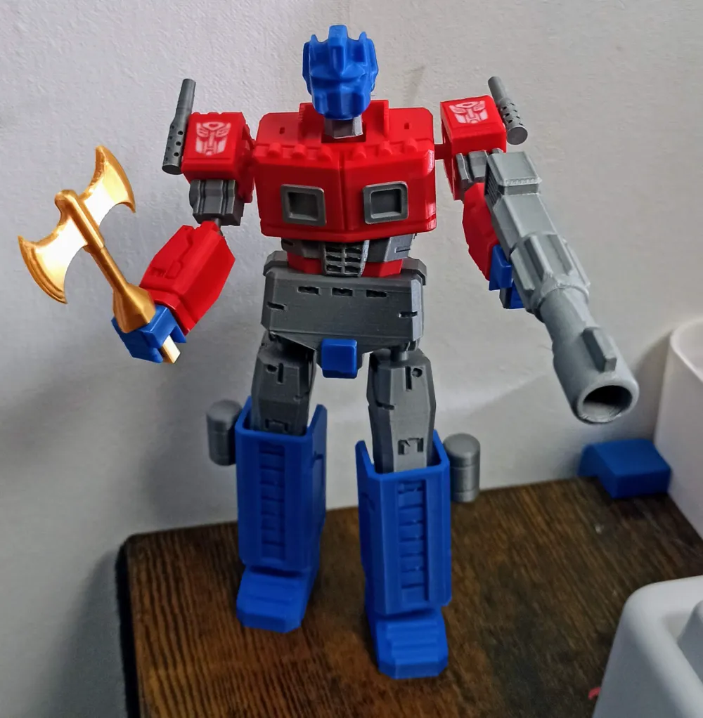 Mini Optimus Articulated big and mini Optimus Prime w weapons by Savo222 MakerWorld ...