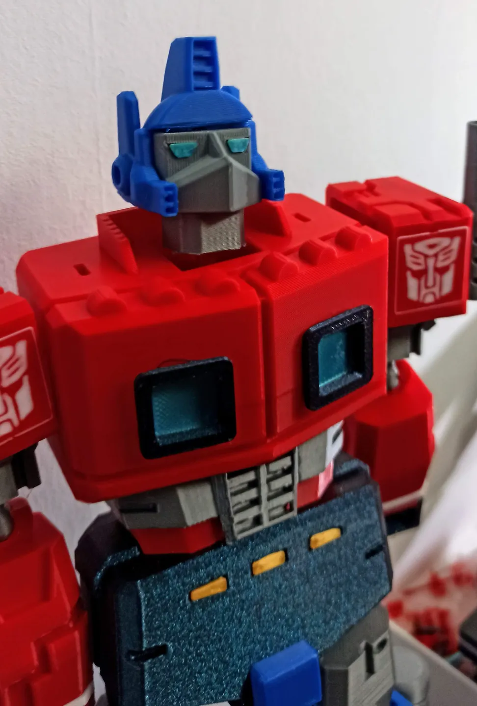 Mini Optimus Articulated big and mini Optimus Prime w weapons by Savo222 MakerWorld ...