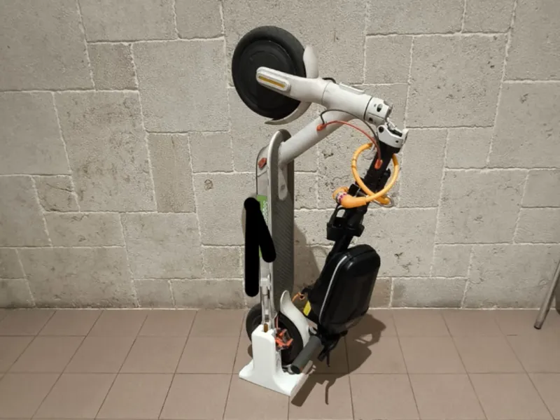 cavalletto piantana per monopattino xiaomi