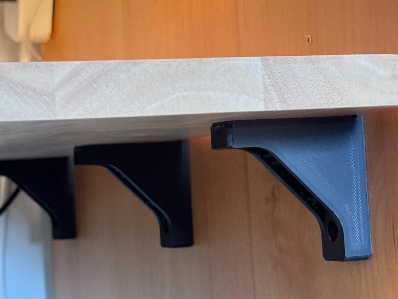 corner bracket / L-bracket with alignment guide