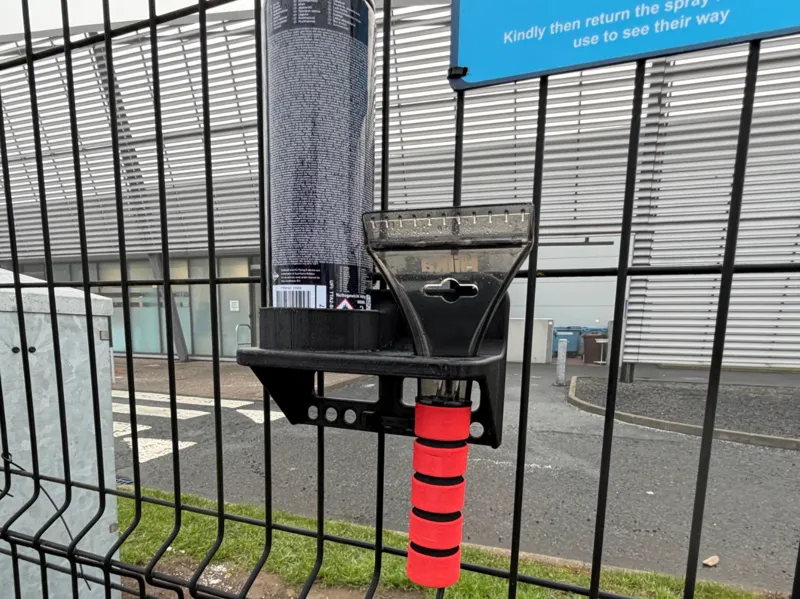 De Icer and Scraper Holder