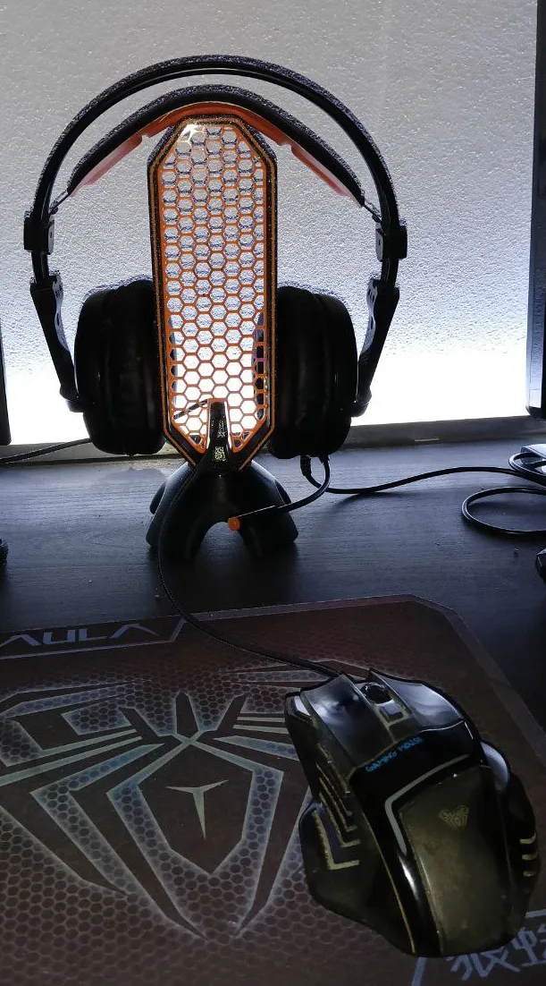 headphone holder with mouse cord holder