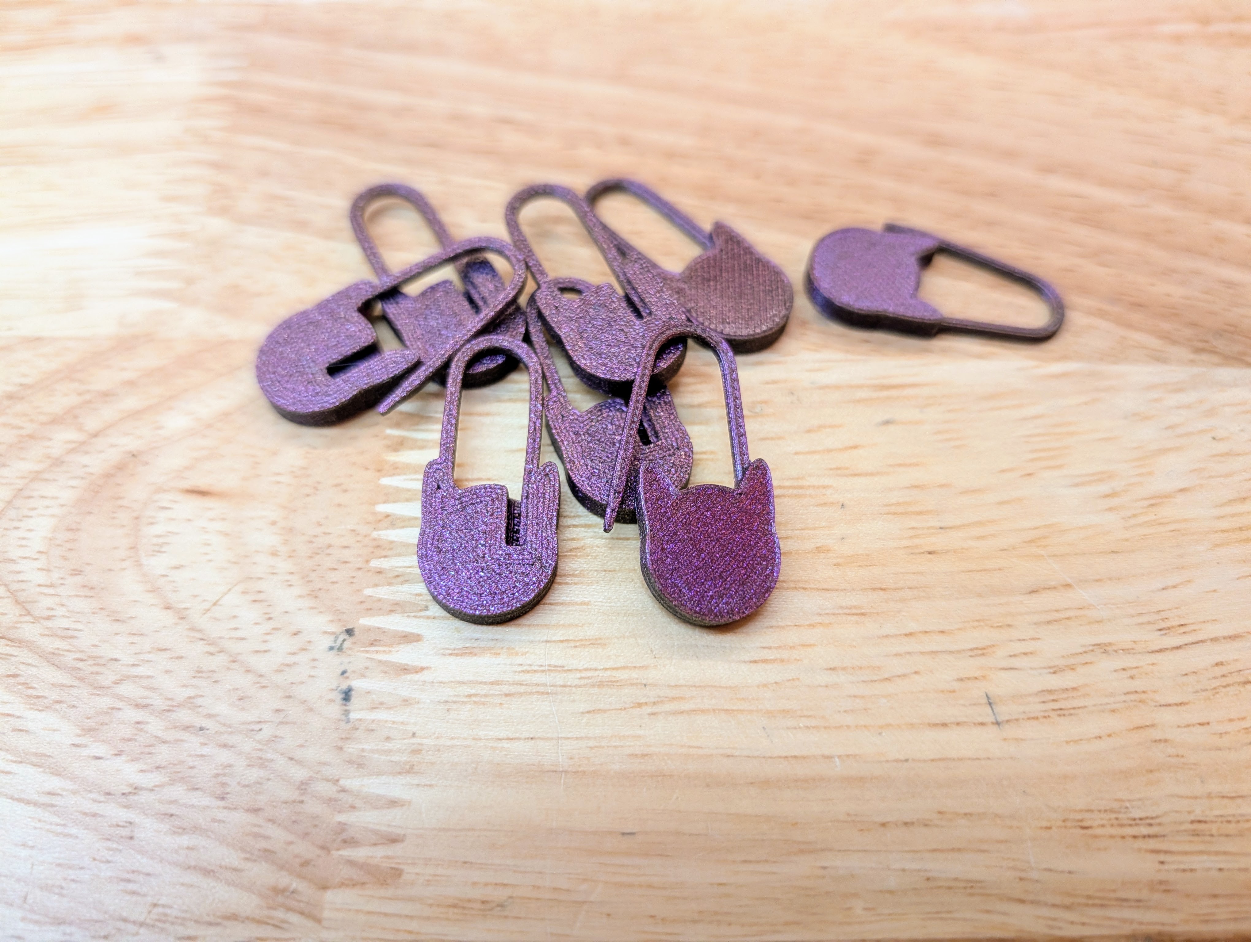 Miniatura 1 do modelo 3D Cat Stitch Marker