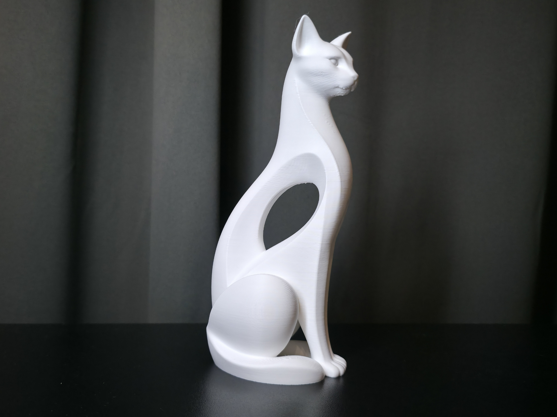 Modern Flow Cat Figurine  v2