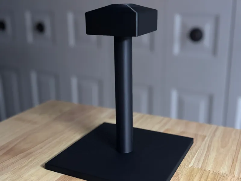 Helmet Display Stand (Daredevil-Inspired)